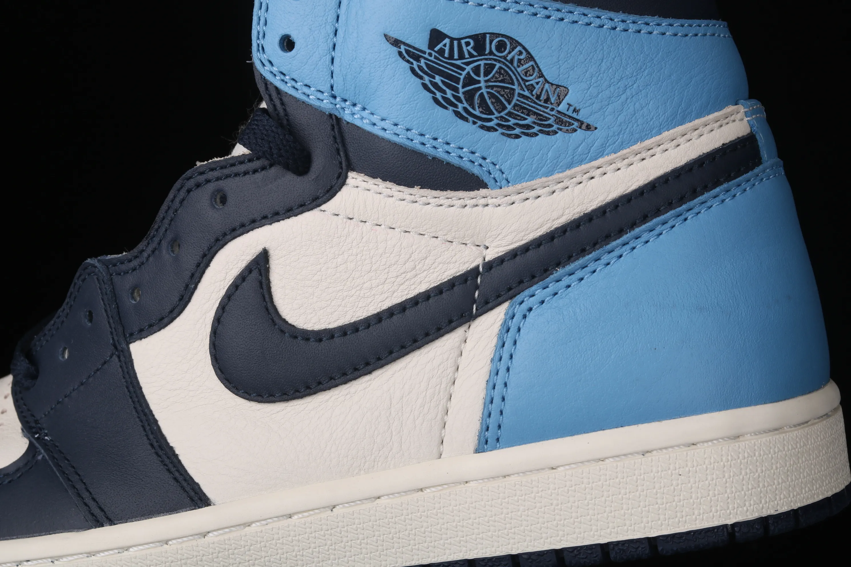 All categories Air Jordan Jordan series basketball shoes Air Jordan 1 High pure original version Air Jordan 1 AJ1 black and blue toe Joe 1 obsidian North Carolina blue 555088-140